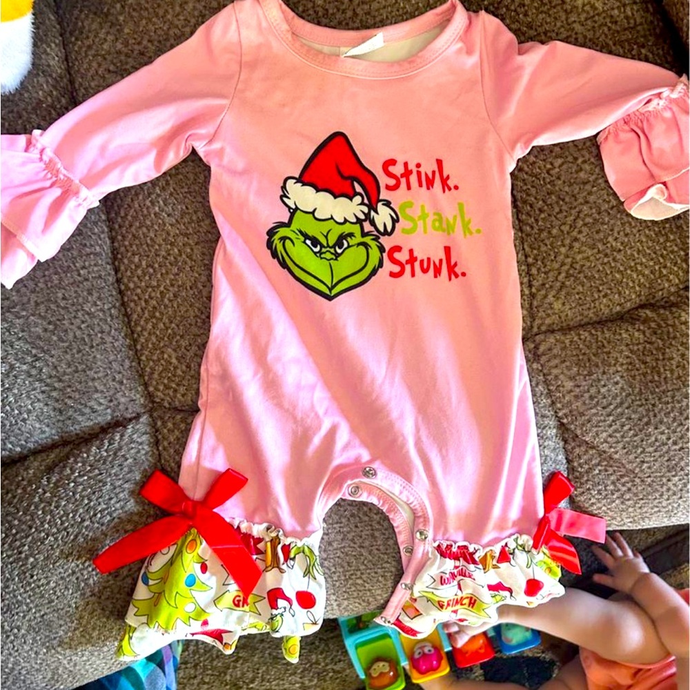 Pink grinch Christmas outfit!